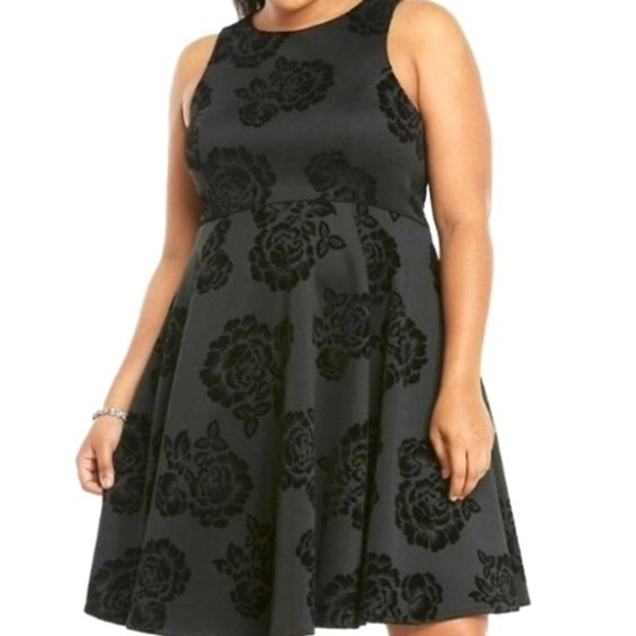 TORRID Size 18 Black Floral Velvet Burnout Skater Sleeveless Fit & Flare Dress - Picture 1 of 9